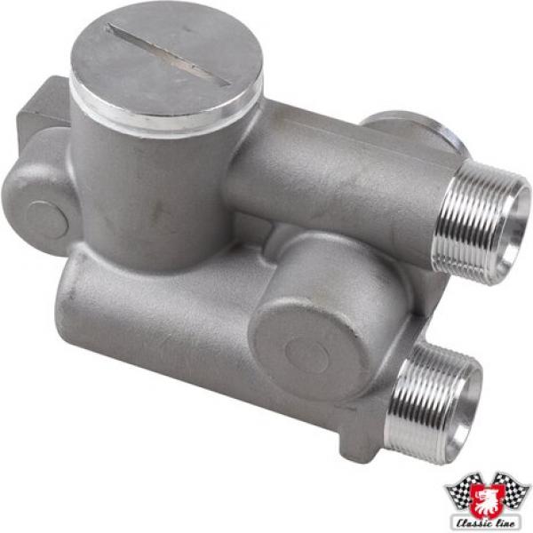 Ölthermostatgehäuse, außen. Mit Anschlüssen für Ölleitungen